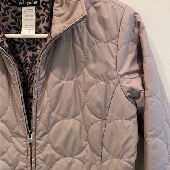 Patagonia Quilted Lightweight Jacket - Picture 3 of 4